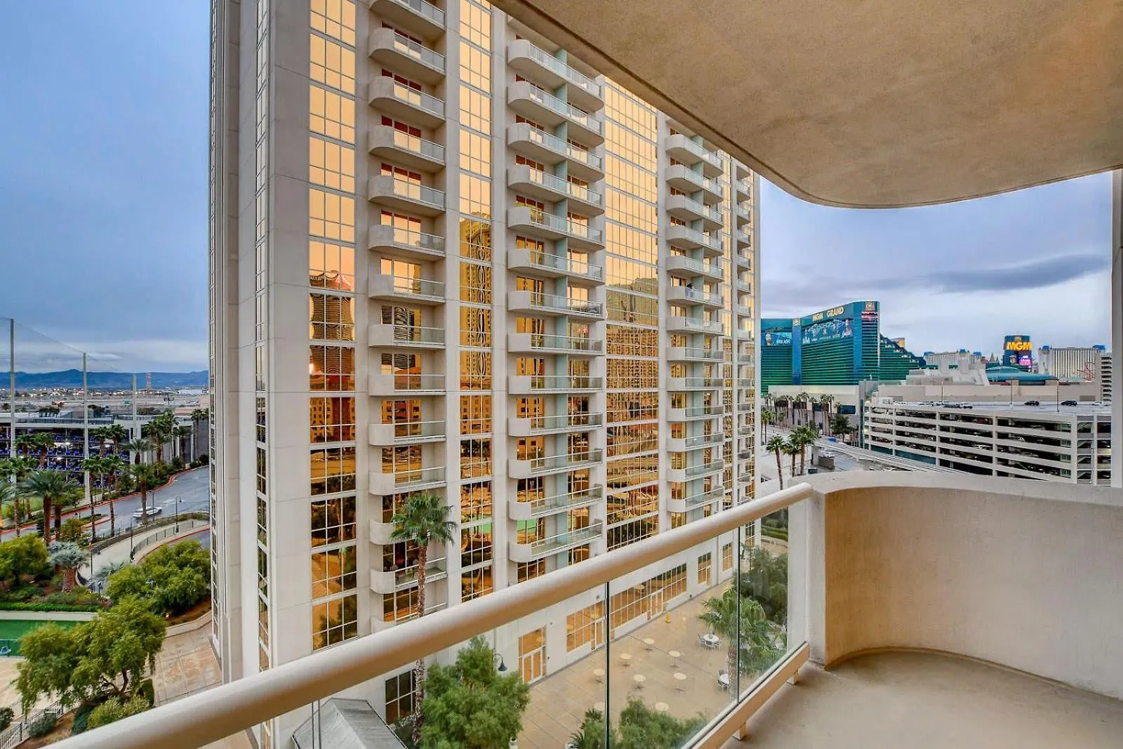 Mgm Signature-07-802 1Br 2Ba Balcony Suite Las Vegas United States