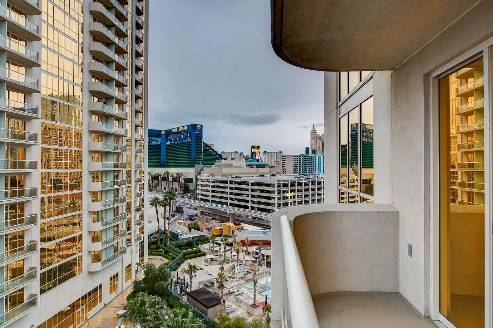 Mgm Signature-07-802 1Br 2Ba Balcony Suite Las Vegas 0*,  United States
